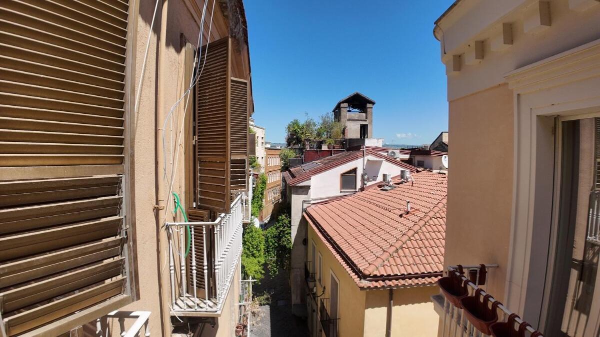 Casa Manu Nuovo Appartamento In Centro Storico Benevento Exterior photo